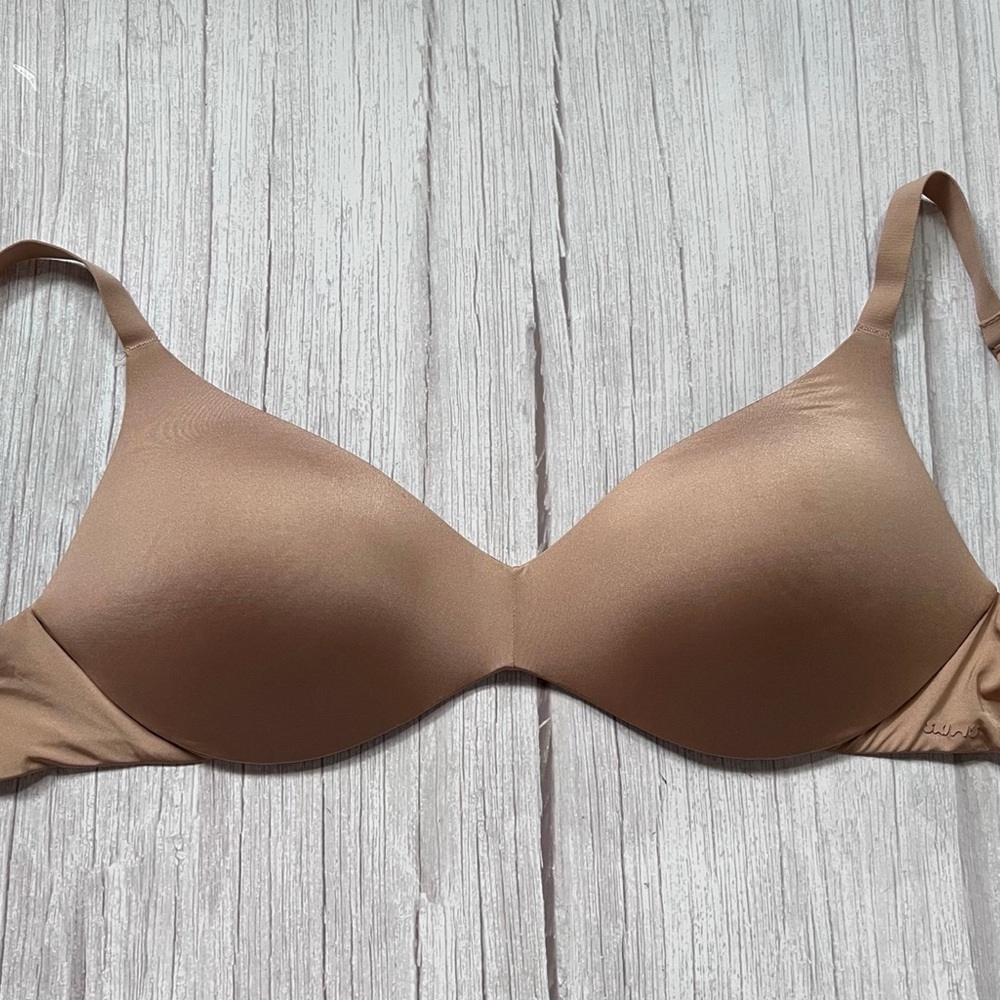 Skims 34DD wireless plunge bra